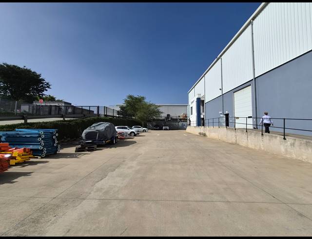 3,280M² WAREHOUSE TO LET IN LINBRO PARK